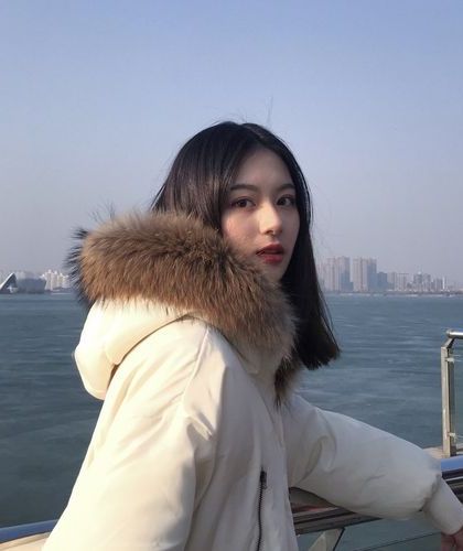 《被献祭后我成为神灵新娘》作者：梨花疏影