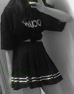 唯余冷月衔我心 作者：